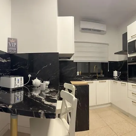 Seafront In St Julians Διαμέρισμα Saint Julian's