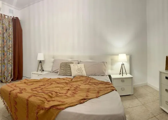 Seafront In St Julians San Ġiljan